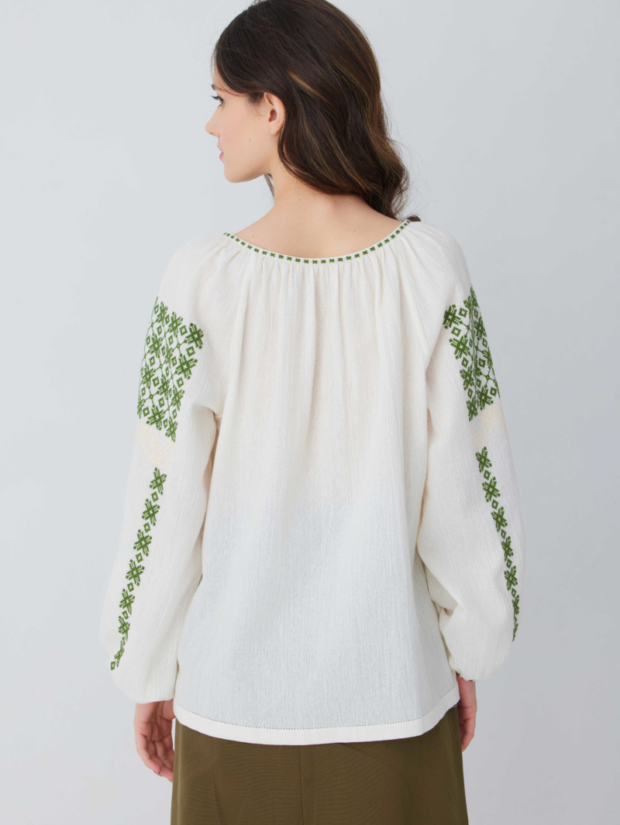 Ie traditionala Moldoveneasca Romaneasca