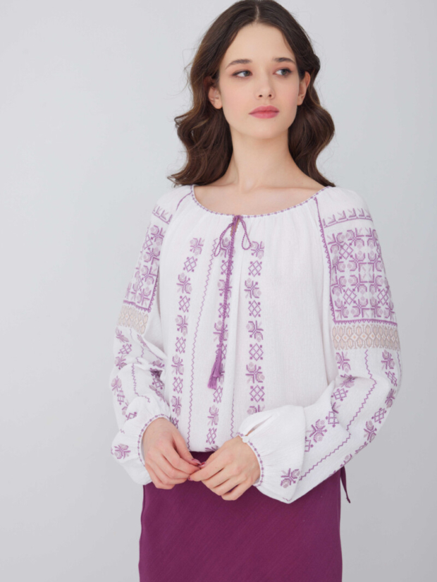 Ie traditionala Moldoveneasca Romaneasca