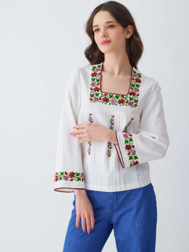 Ie traditionala Moldoveneasca Romaneasca